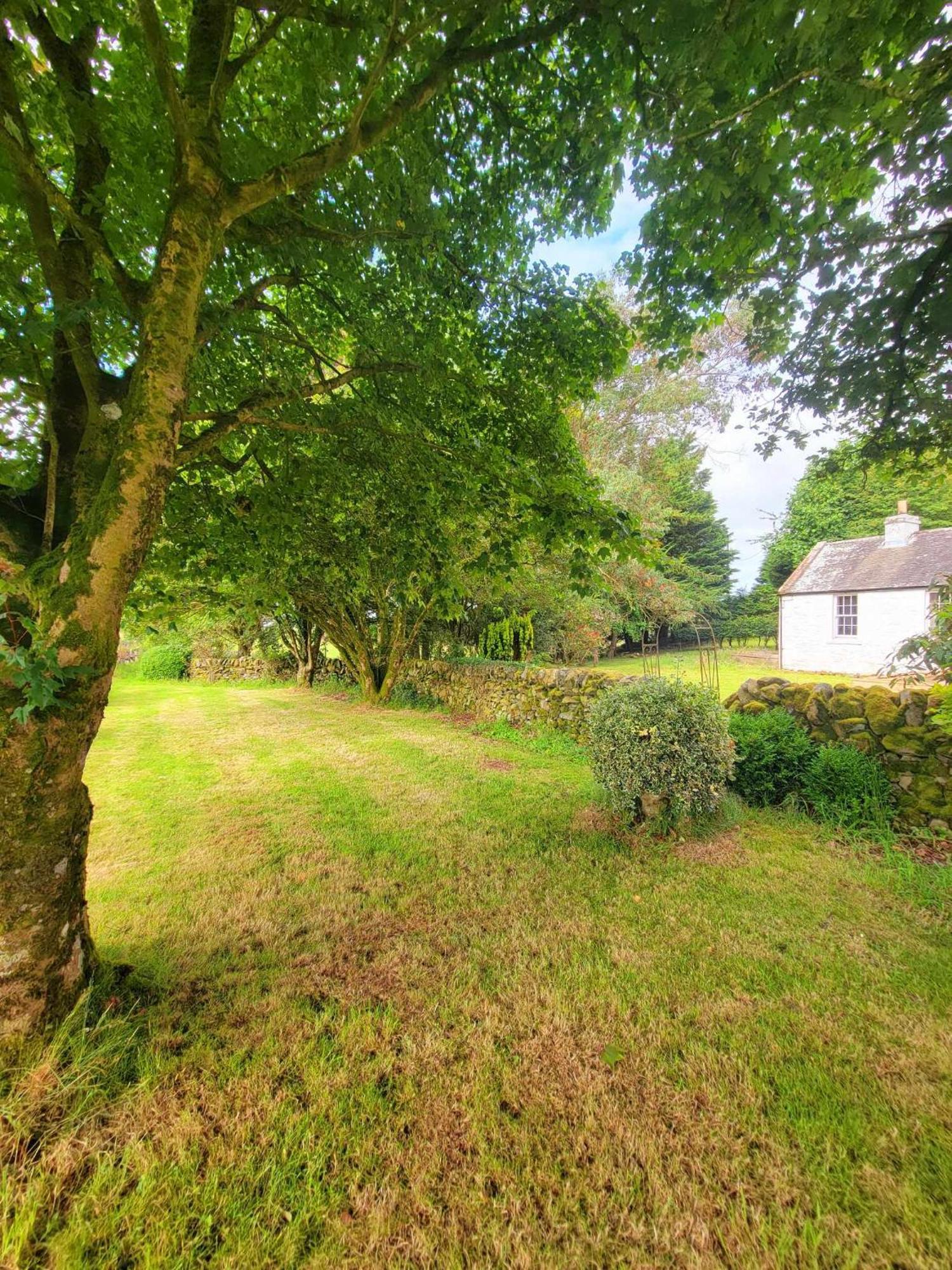 Large Country House With Garden, Outdoor Spa Area & Games Room With Hot Tub And Fire Pit Wigtown Exterior photo